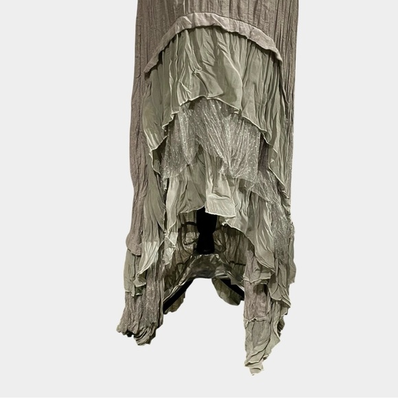 a' reve" gray sleeveless long w/ ruffles at bottom. Size L - Picture 7 of 13